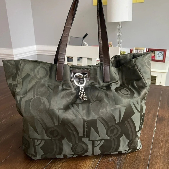 Salvatore Ferragamo logo tote bag - Picture 14 of 14